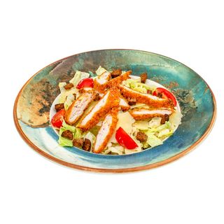 Салата Цезар с панирано пилешко филе  (320г)