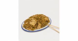 136 Пържени спагети с пилешко и къри