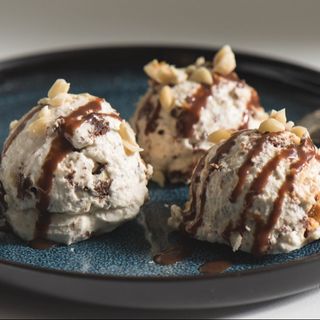 Торта Тапас с маскарпоне и течен шоколад (150г)