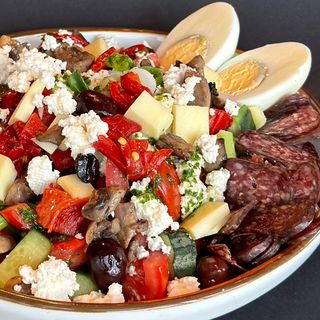 Овчарска салата (550г)