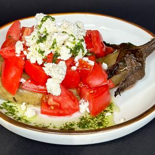 Печен патладжан с розови домати и сирене (400г)