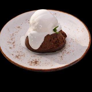 ШОКОЛАДОВ ЛАВА КЕЙК СЪС СЛАДОЛЕД