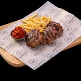 ТРОЙКА КЮФТЕТА С ПЪРЖЕНИ КАРТОФИ