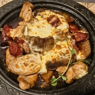 СВИНСКО БОНФИЛЕ С ЧОРИЗО И ТЕЛЕШКИ ЕЗИК 490 гр.