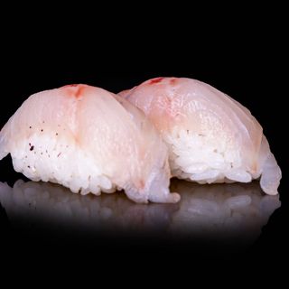 Нигири Лаврак (2бр)