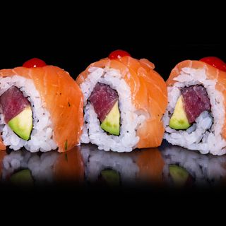 НОВО Калифорния Тон,Сьомга И Авокадо (4бр - 140г)