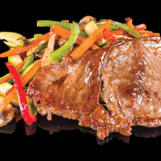 Пуешки стек със  зеленчуци (480г)