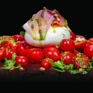 Салата с чери домат и бурата (380г)