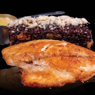 Филе от ципура с черен ориз (280г)