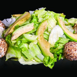 Салата с авокадо и снежни топки (420г)