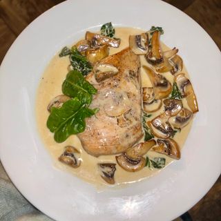 Пилешко със спанак и пармезан(400г)