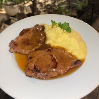 Крехко свинско със сос Грейви 