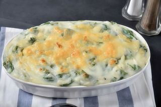 Запечени картофи със спанак