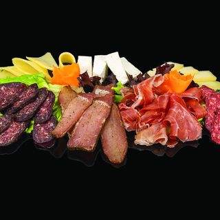 Плато микс колбаси и сирена