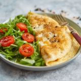 Омлет със салата по избор