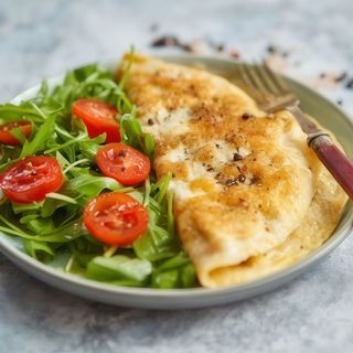 Омлет със салата по избор