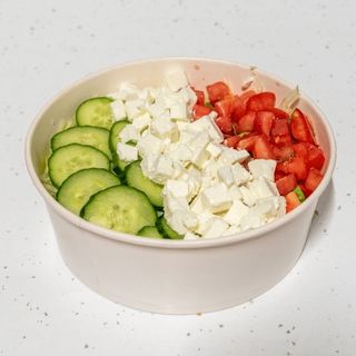 Салата пролетна с фета