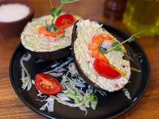 Avocado De Camarones