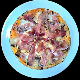 Прошуто крудо с гъби 30см