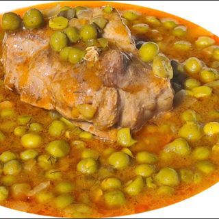 Свинско с грах и картофи