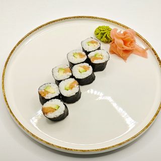 Хосомаки със сьомга и авокадо