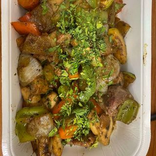 Пилешки сач на жътварите  + 2 бири кен 0,5