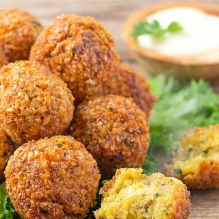 Фалафел СЪС СОС