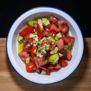 Салата Домат и опушено сирене