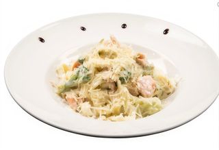 Талиатели със сьомга и броколи (300г)