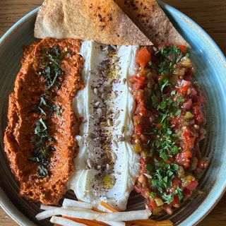 Три вида хумус 300г.