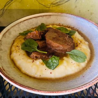 Бавно печено телешко с картофено пюре