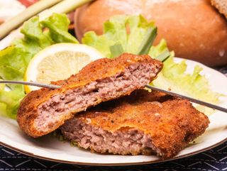 ПЪРЖЕНИ КЮФТЕТА С ПЪРЖЕНИ КАРТОФИ