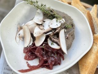 Пастет от гъби и оризово вино