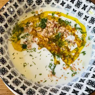 Таратор с краставици, чесън, копър и орехи
