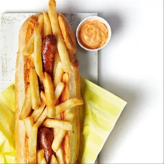 Хот дог с гарнитура - Hot dog with garnish