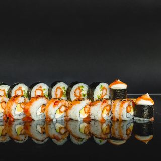 Суши сет хрупкаво пиле 18 бр.