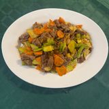 115.Телешко с кимион u зеленчуци(750г)