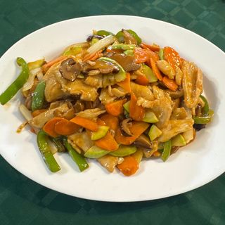 125.Пилешко с ароматни китайски гъби и зеленчуци (800г)