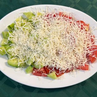 54.Салата от домати и краставици (400г)