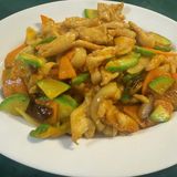 140.Пилешко месо с къри и зеленчуци (800г)