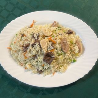 179.Пържен ориз с три вида месо (800г