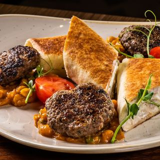 Телешки кюфтенца с джинджифилов боб /350 г/