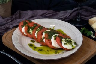 Салата Капрезе (350г)