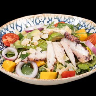 Енсалада кон пулпо (350гр)