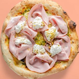 Пица Мортадела е Страчатела (350г)