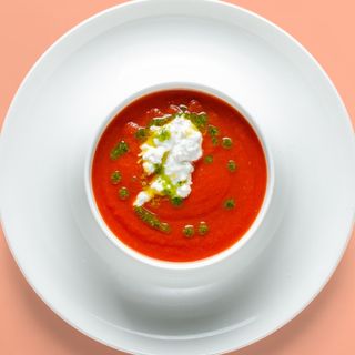 Доматена крем супа със страчатела и босилек (300 гр)