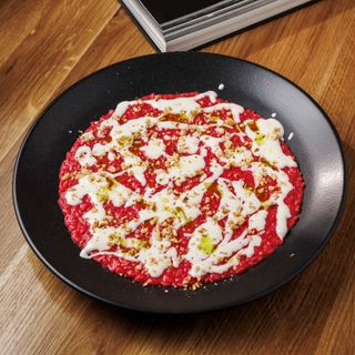 Ризото с козе сирене, цвекло и орех (350г)