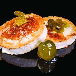 Запечено деликатесно козе сирене (220гр.)