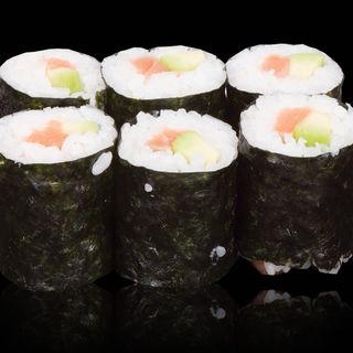 Хосомаки сьомга и авокадо (115г)