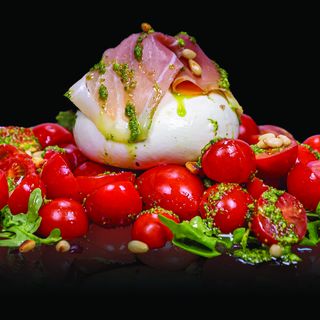 Сaлата с прошуто, Бурата и сушен домат (380гр.)